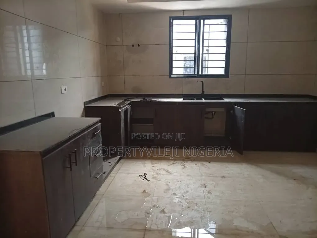 4bdrm Duplex in Kaura for rent in Kaura