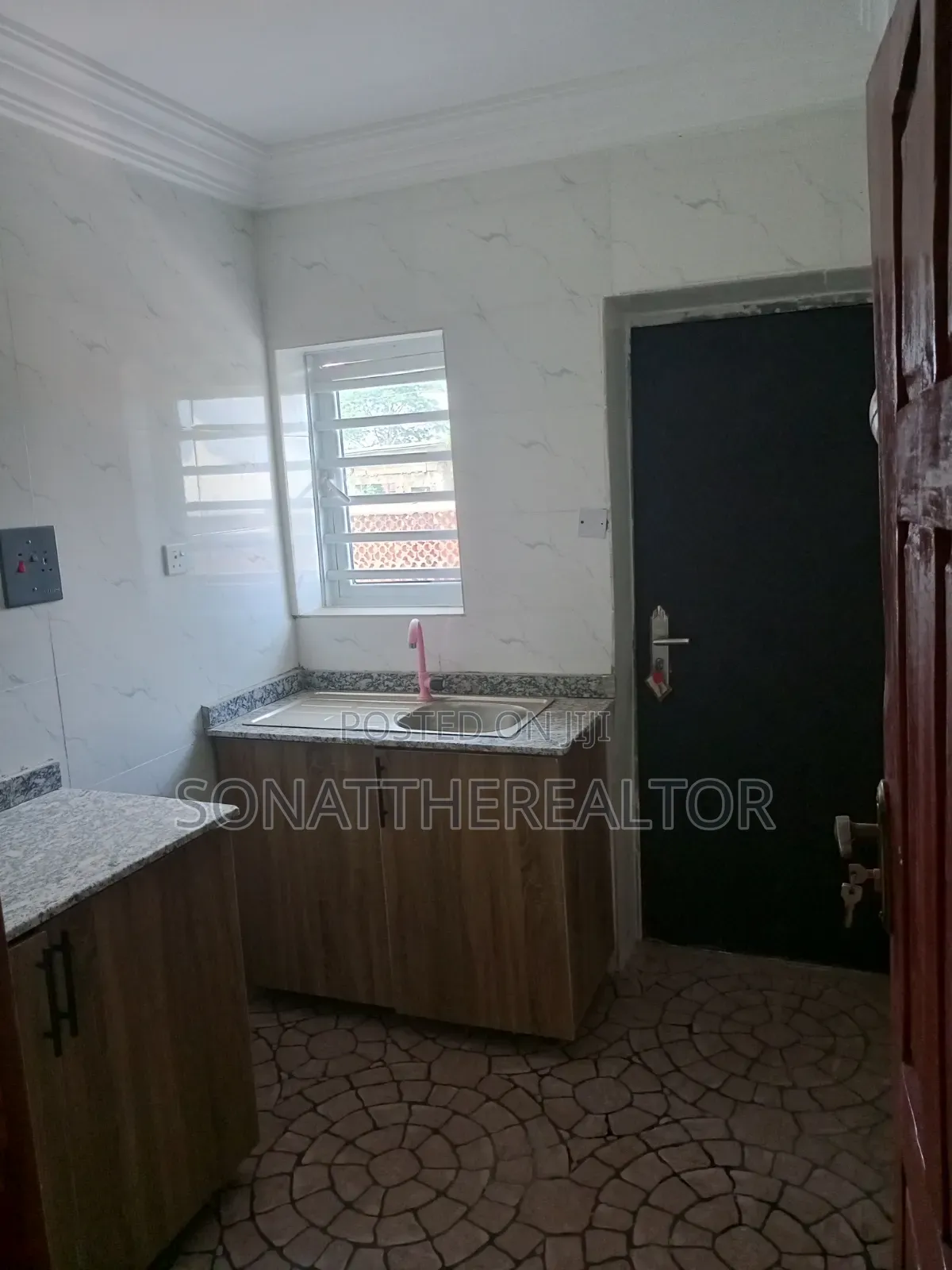 3bdrm Duplex in Arapaja, Akala Express for rent in Akala Express