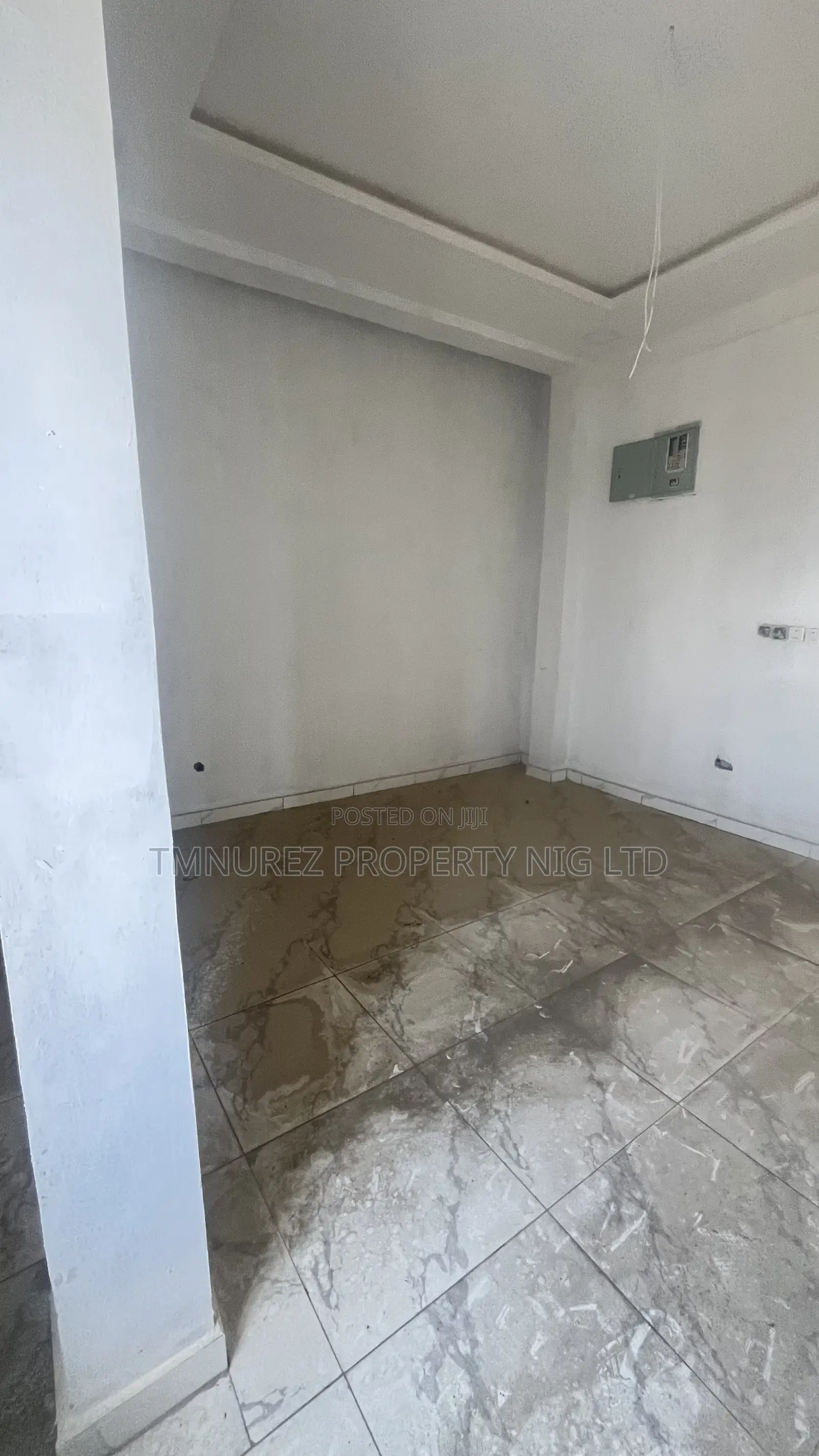 Big Showroom Good for Gym in Abraham Adesanya Estate