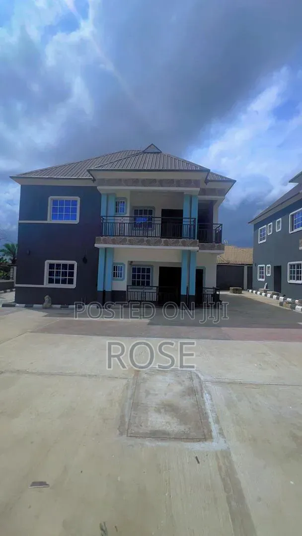 12bdrm Block of Flats in Mbikpong Estate, Uyo for sale in Uyo