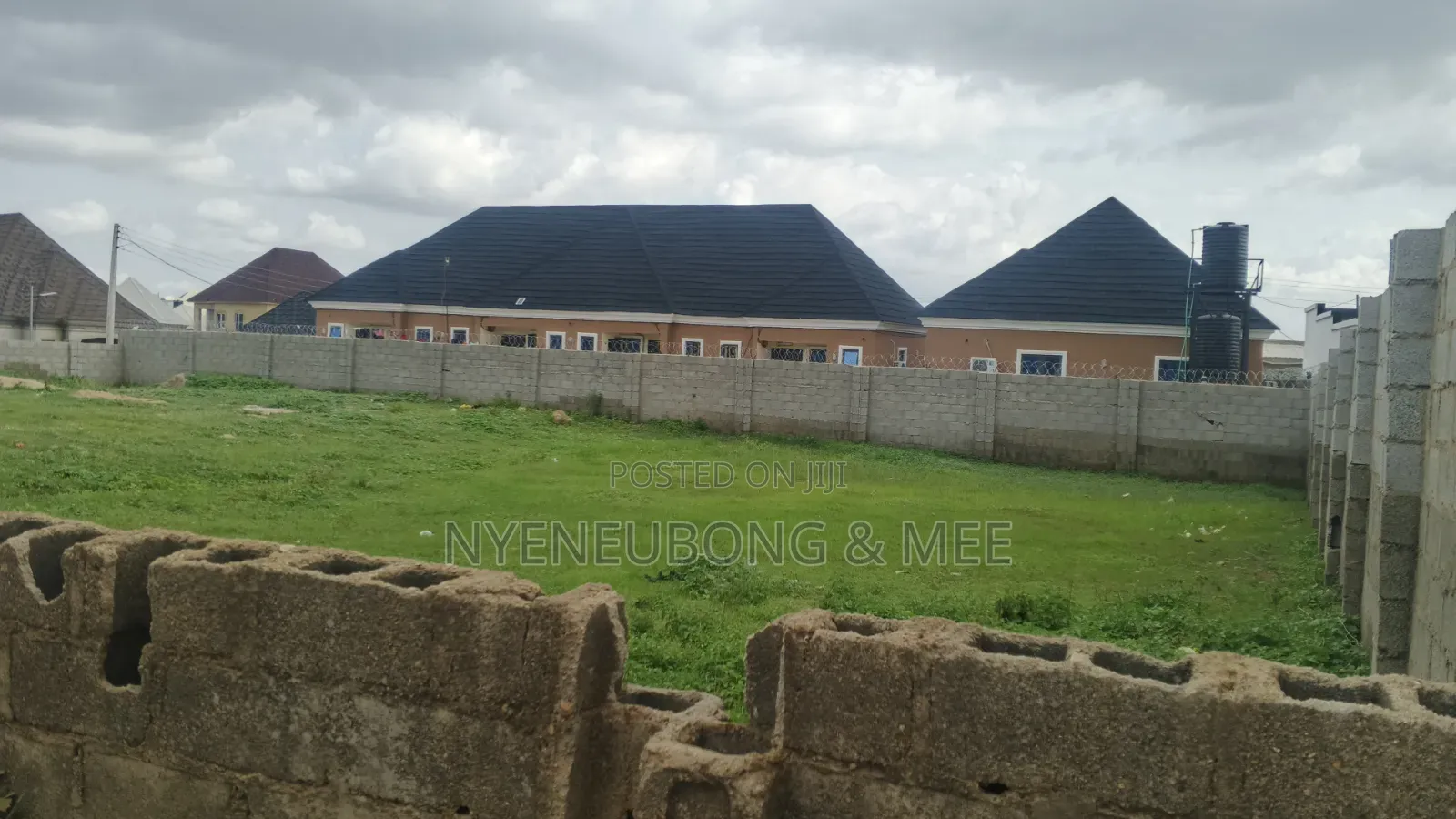 Lovely 1000sqm Land for Sale Inside an Estate in Karu