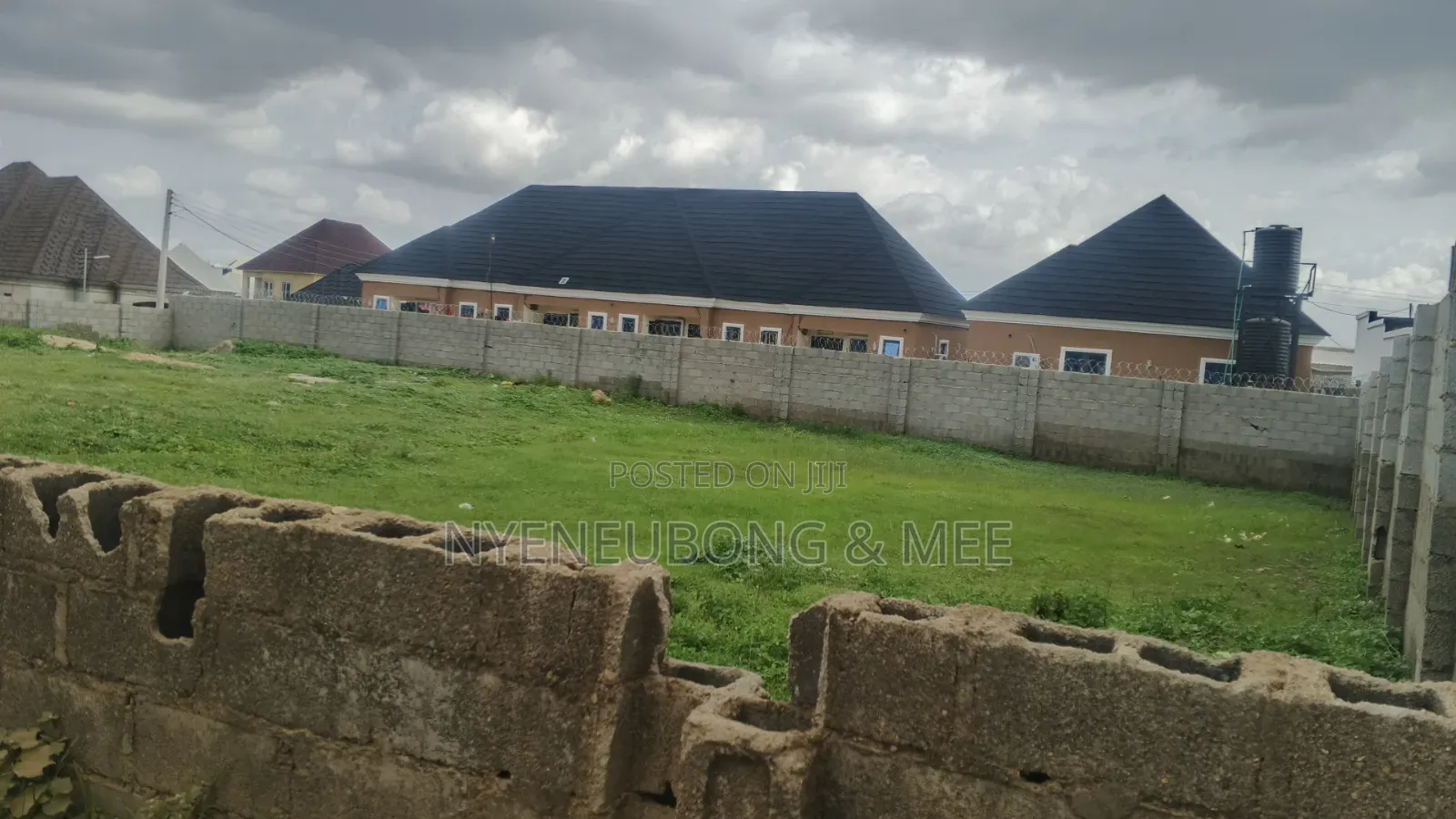 Lovely 1000sqm Land for Sale Inside an Estate in Karu