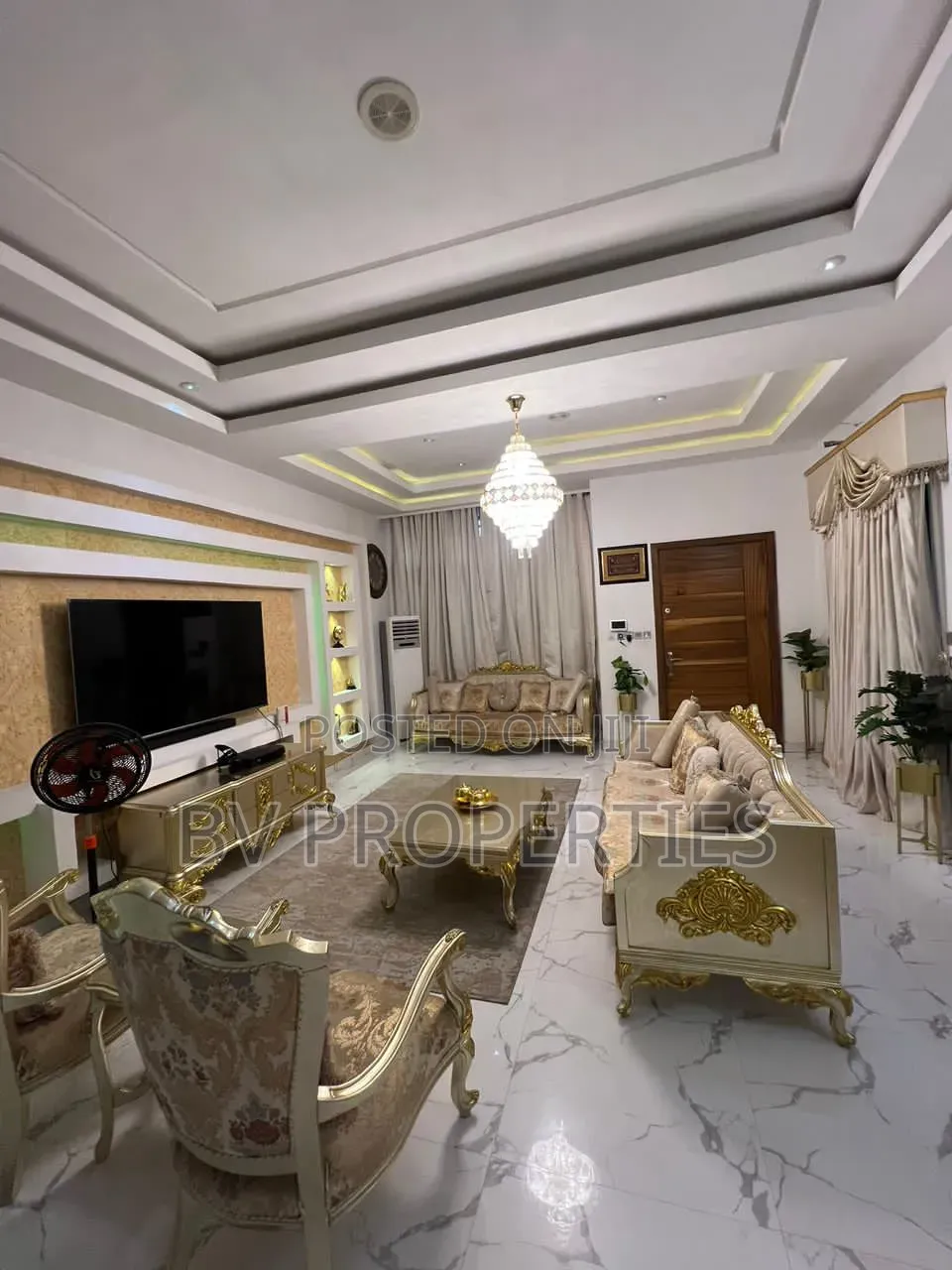 Furnished 5bdrm Maisonette in Chevron for rent in Chevron