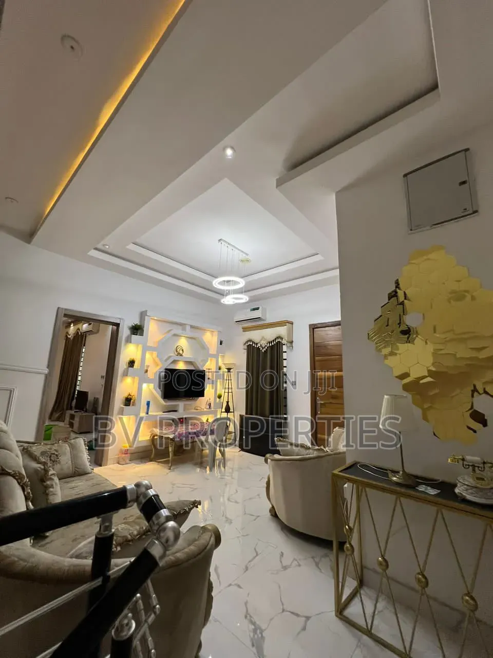 Furnished 5bdrm Maisonette in Chevron for rent in Chevron