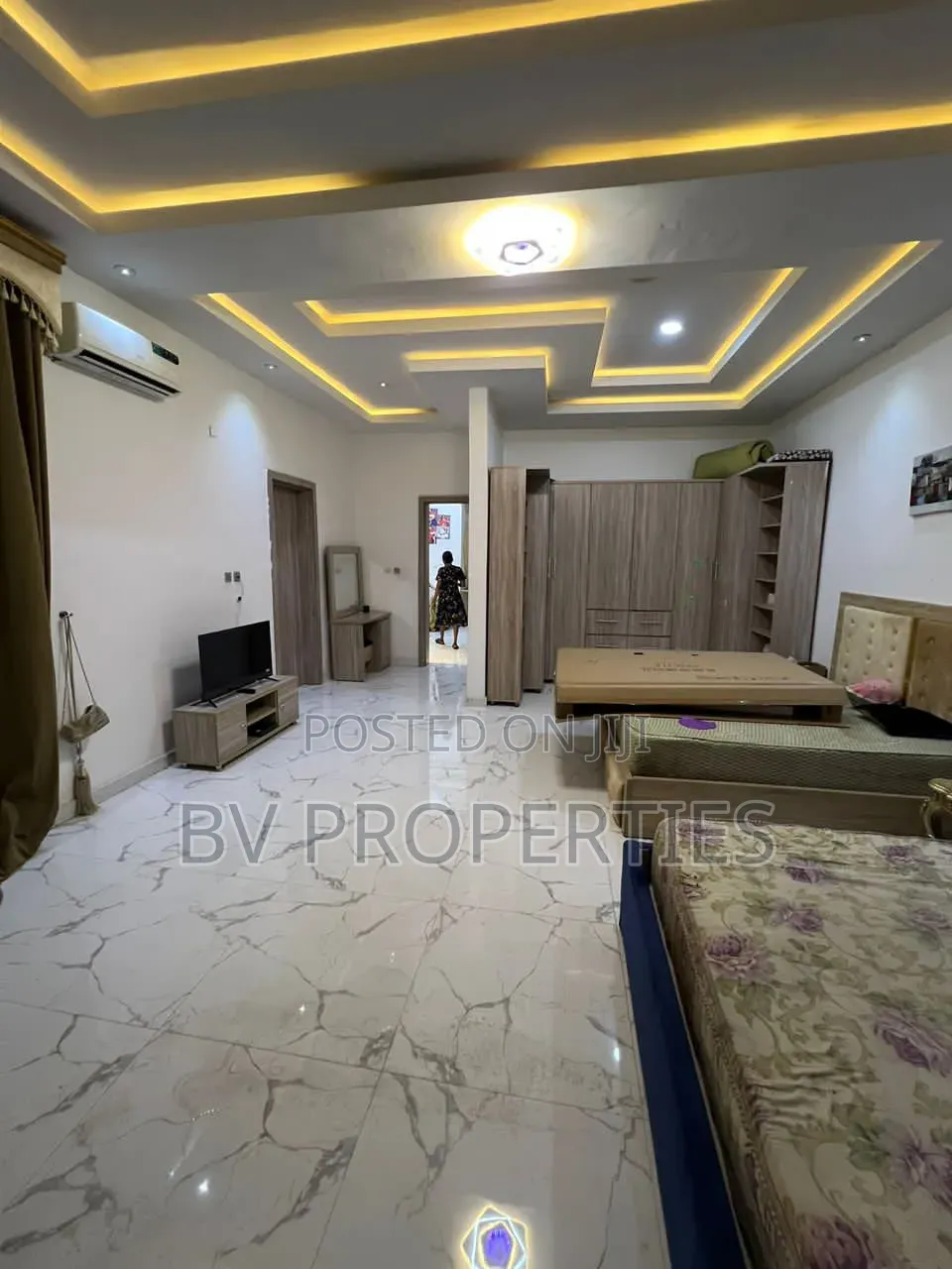 Furnished 5bdrm Maisonette in Chevron for rent in Chevron