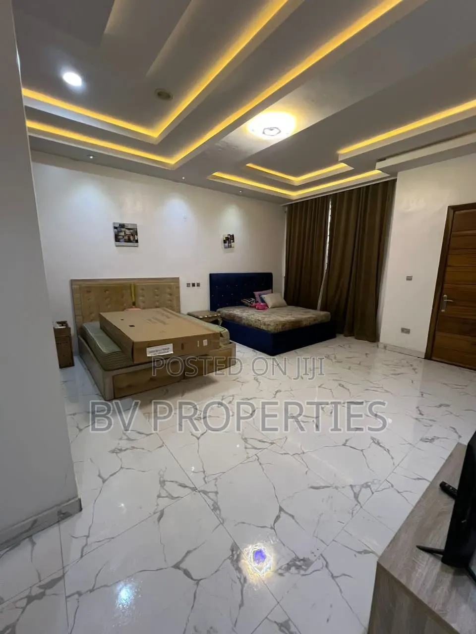 Furnished 5bdrm Maisonette in Chevron for rent in Chevron