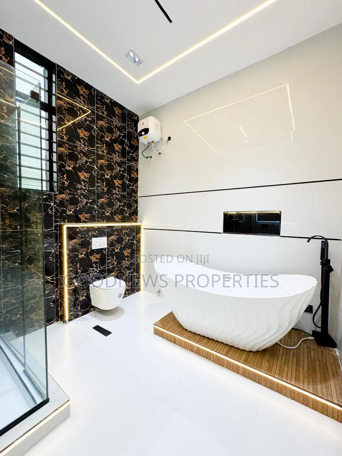 5bdrm Duplex in Chevron Lekki Lagos for sale in Chevron