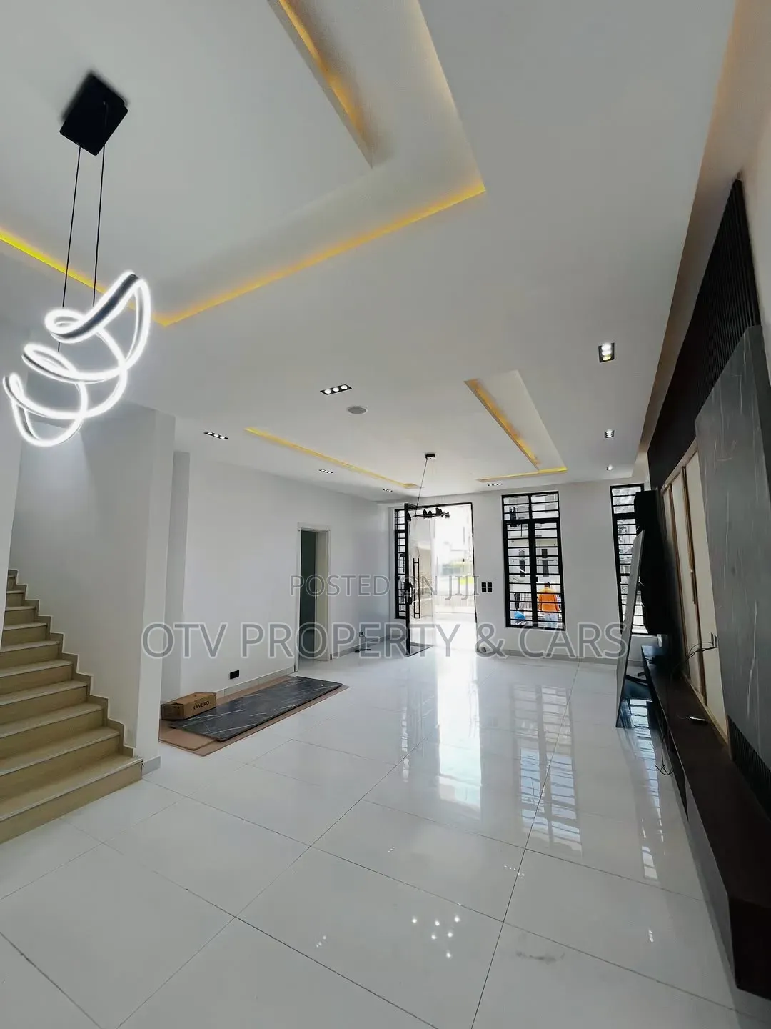 5bdrm Penthouse in Ikota for sale in Ikota