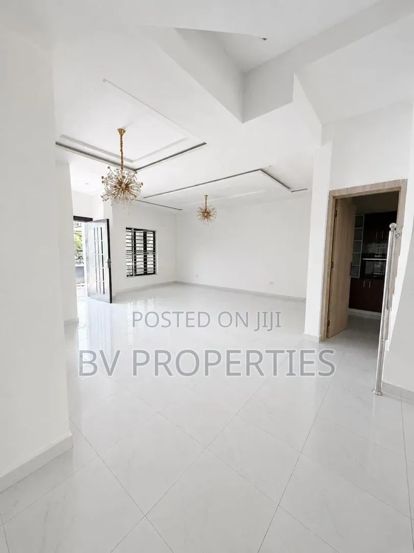 4bdrm Duplex in Lekki Phase 2 for rent in Lekki Phase 2