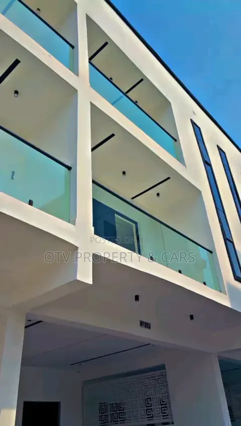 4bdrm Townhouse/Terrace in Ikota for sale in Ikota