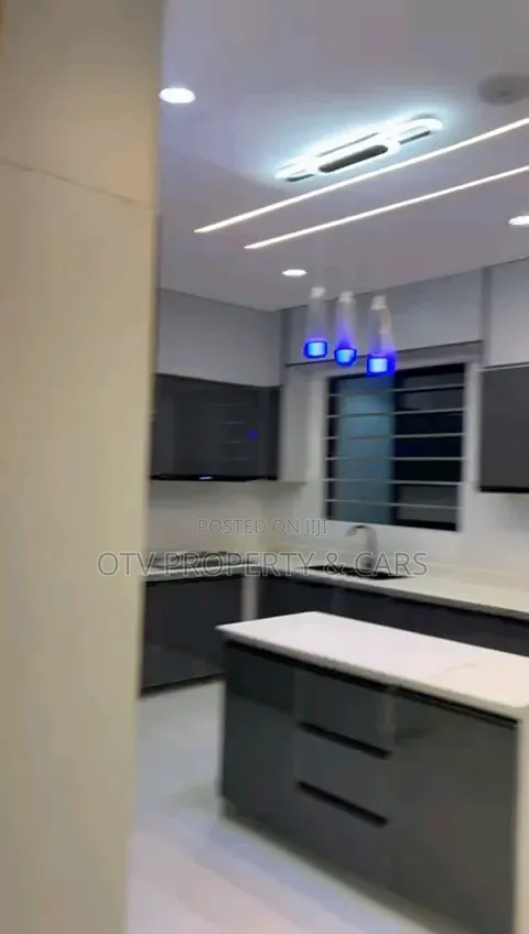 4bdrm Townhouse/Terrace in Ikota for sale in Ikota
