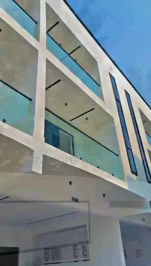 4bdrm Townhouse/Terrace in Ikota for sale in Ikota