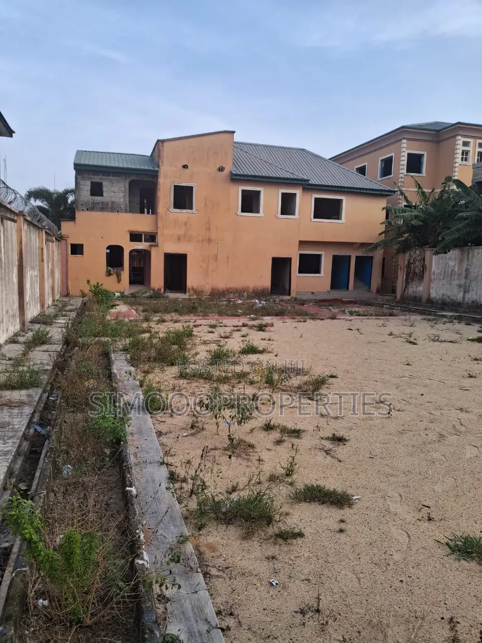 A Very Standard and Massive School on 5plots for Sale in Awoyaya