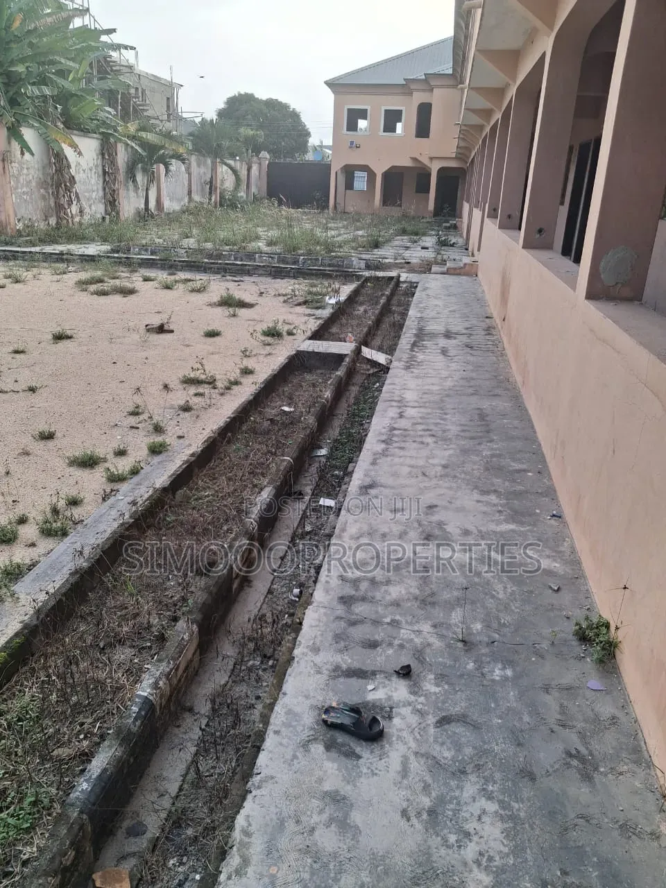 A Very Standard and Massive School on 5plots for Sale in Awoyaya