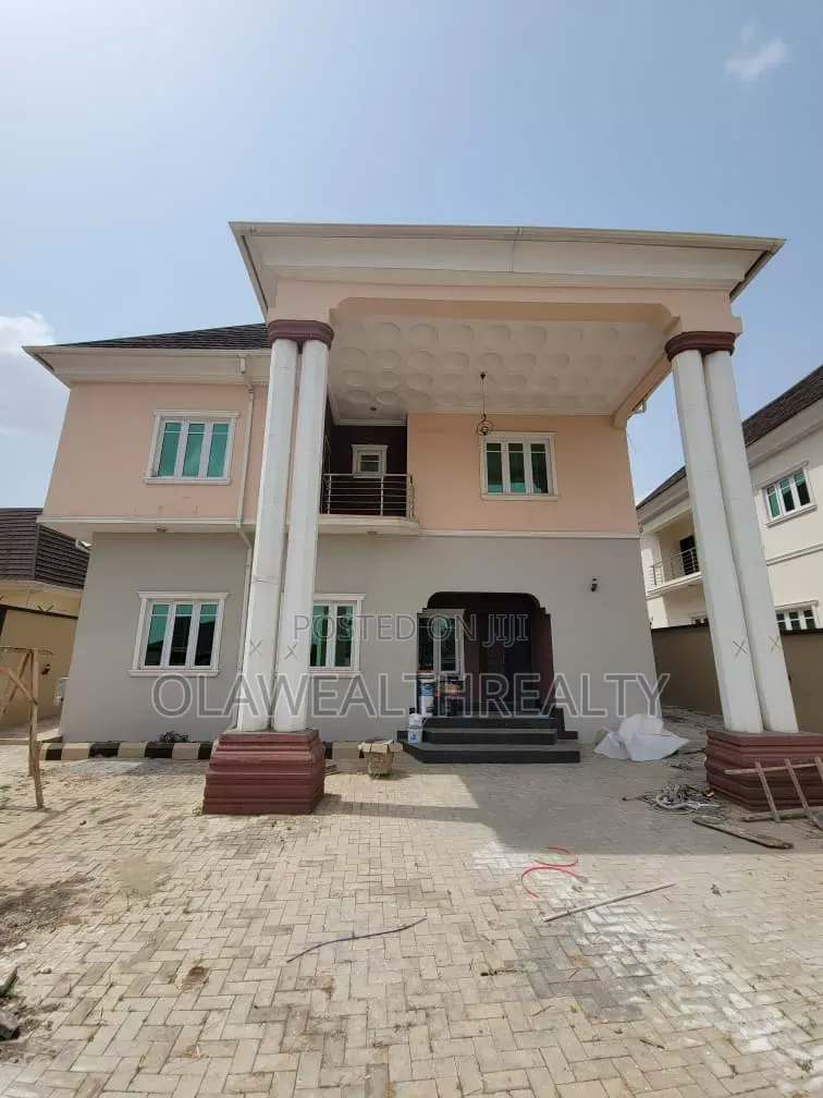 5bdrm Duplex in Kolapo Ishola Gra, Akobo for rent in Akobo