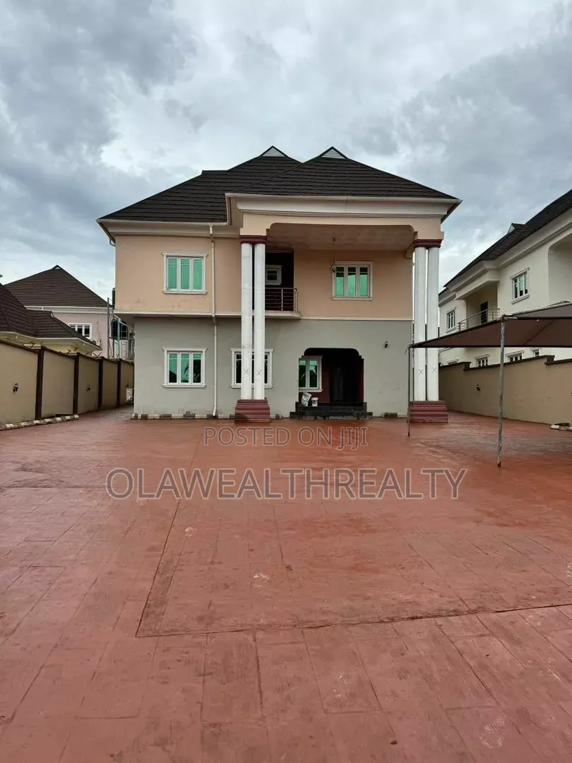 5bdrm Duplex in Kolapo Ishola Gra, Akobo for rent in Akobo