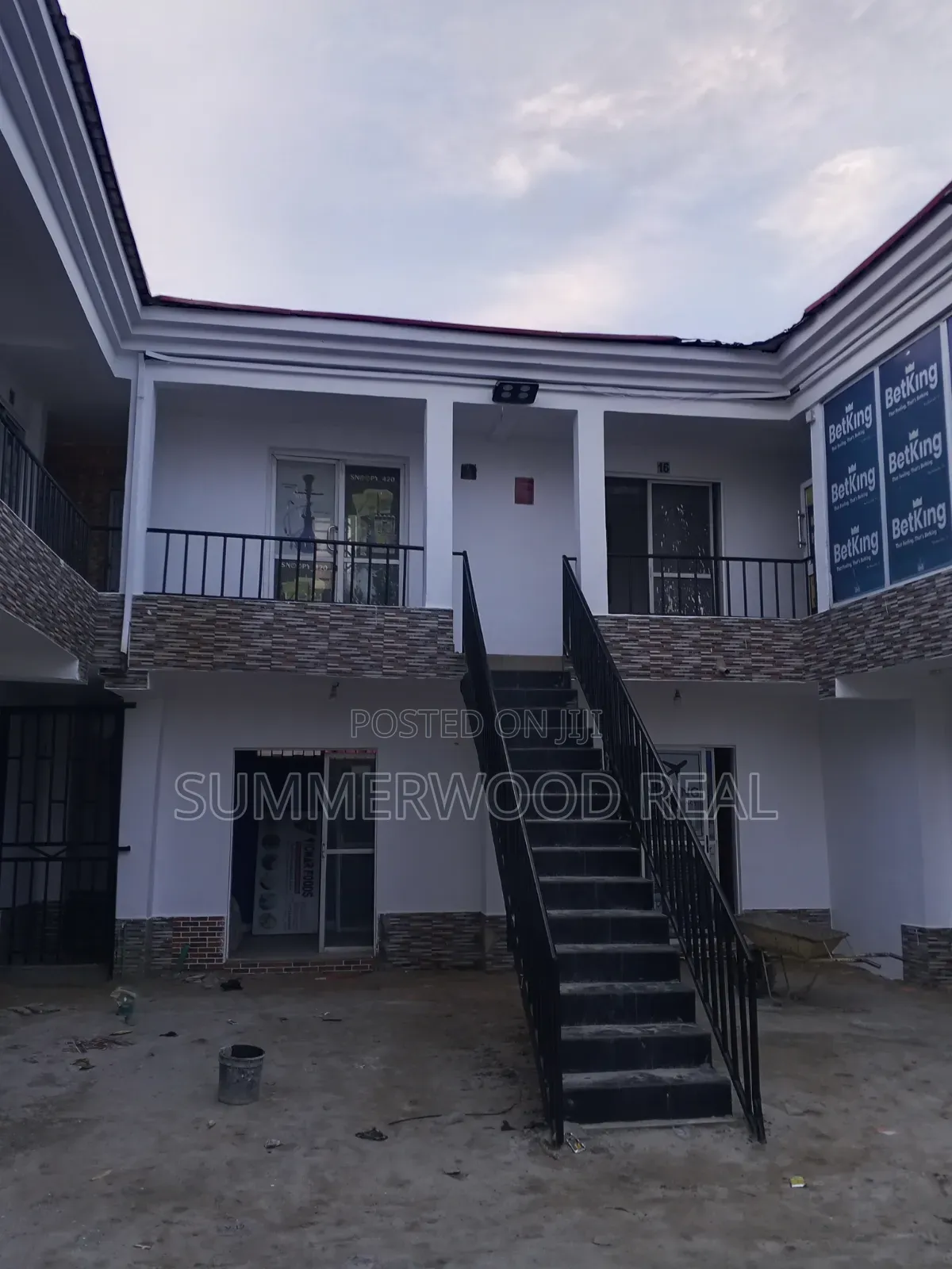 Shop to Let in Sangotedo
