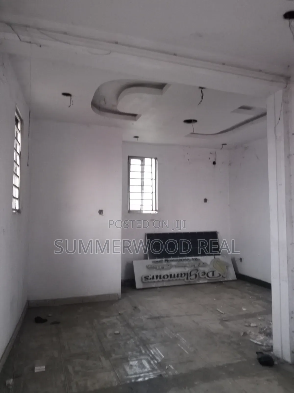 Shop to Let in Sangotedo