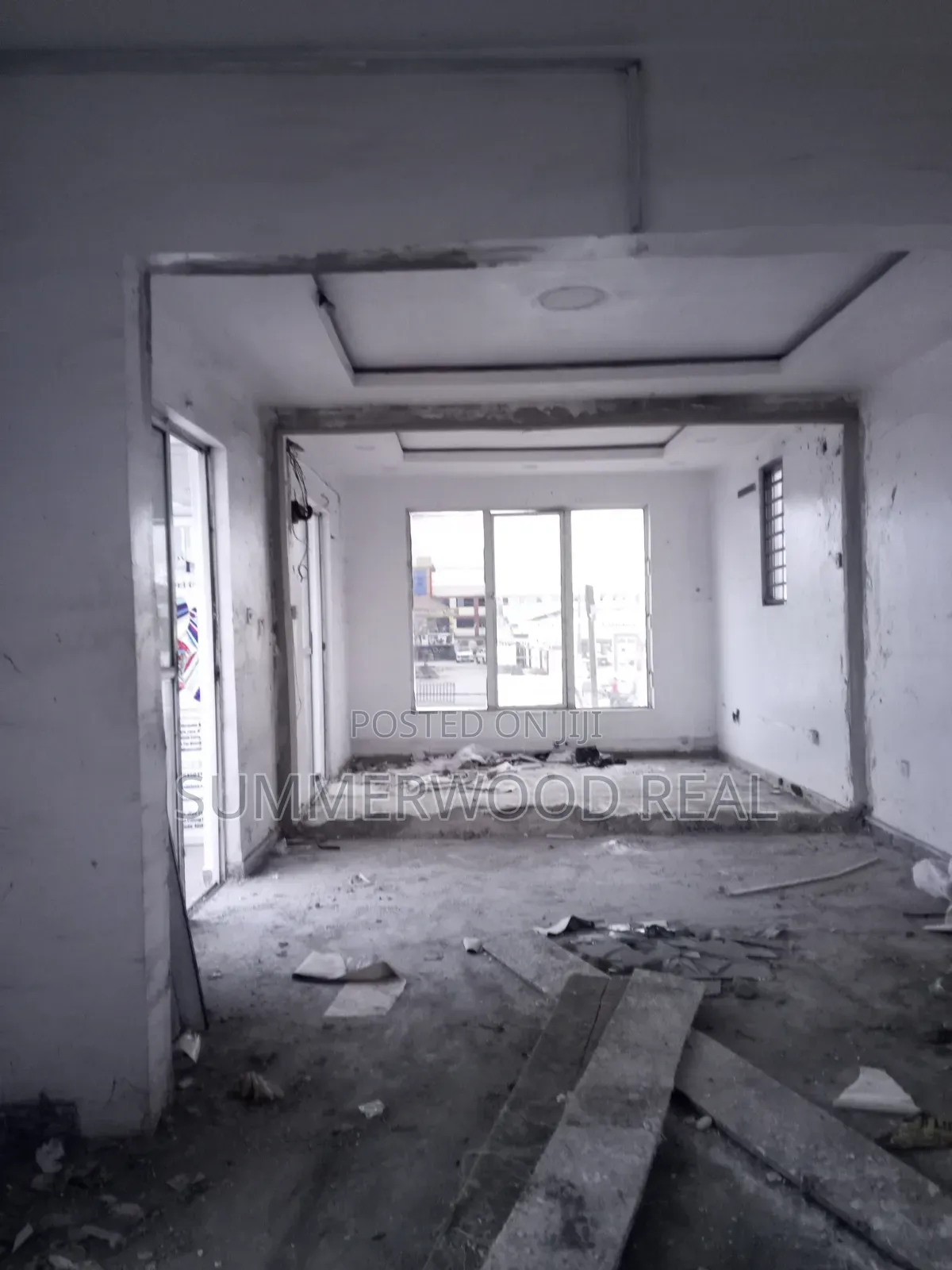 Shop to Let in Sangotedo