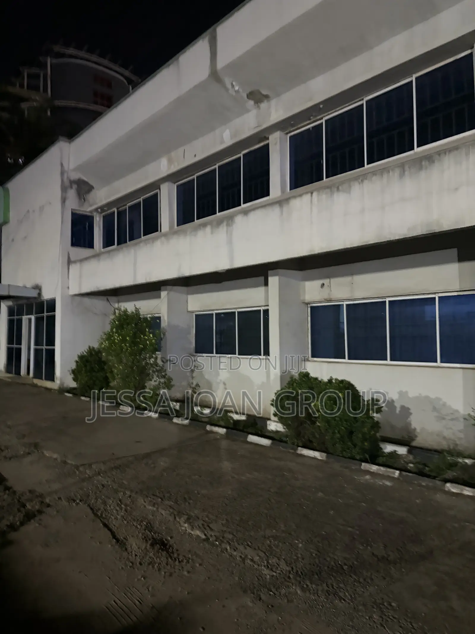 Bank Building For Sale in Zone 5 / Wuse