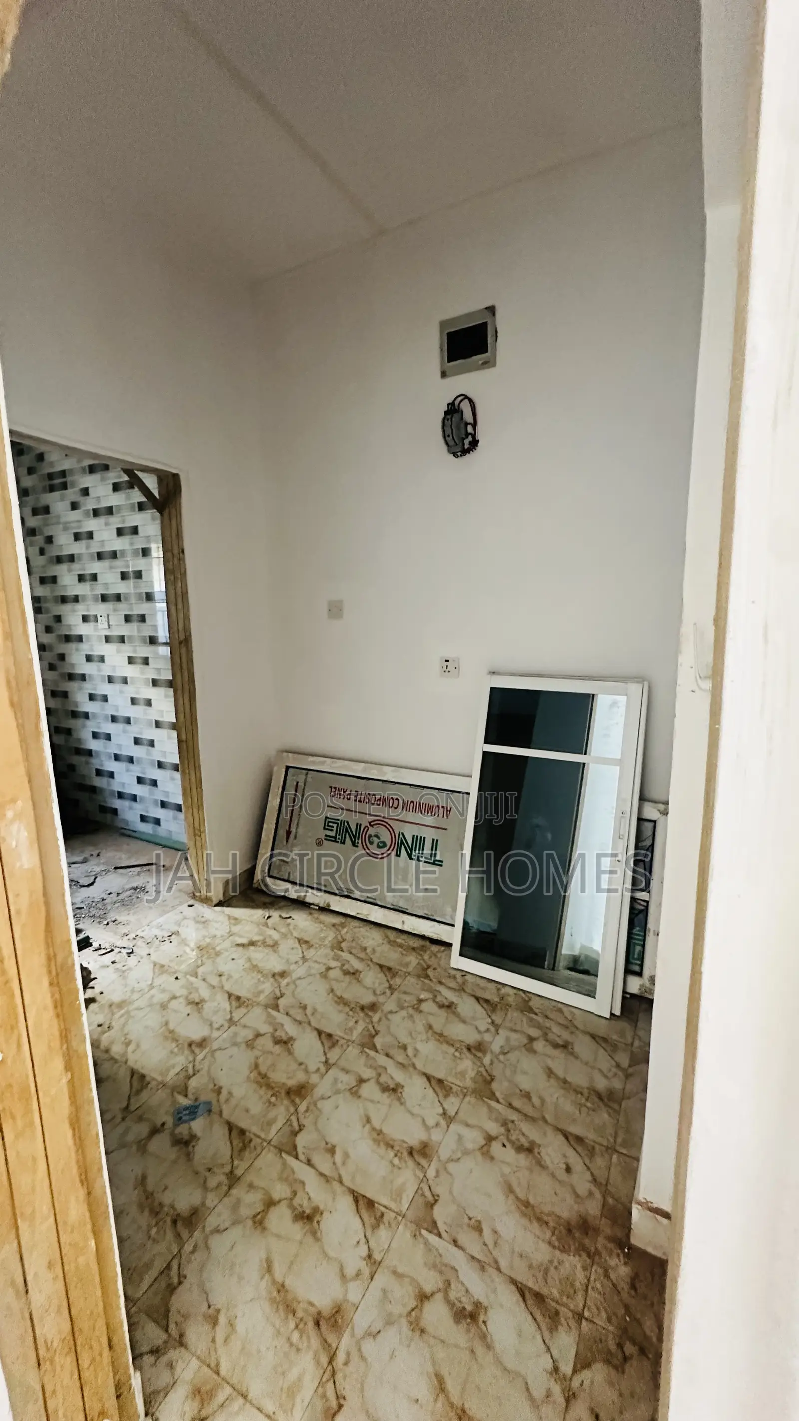 1bdrm Room & Parlour in 2Nd Palace Igbe Lara, Ikorodu for rent in Ikorodu