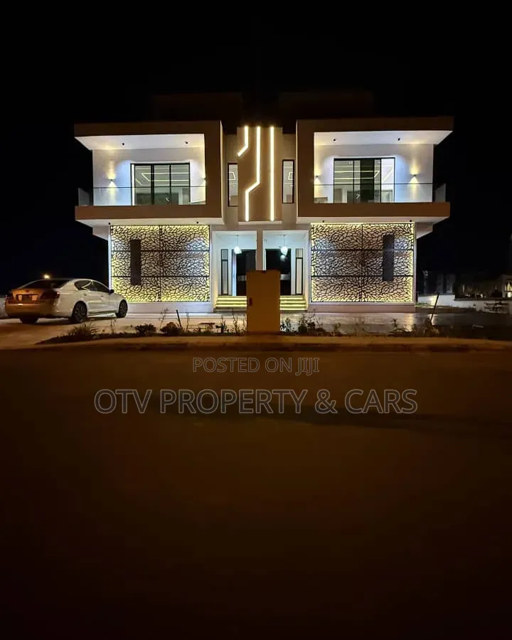 5bdrm Duplex in Ikate for sale in Ikate