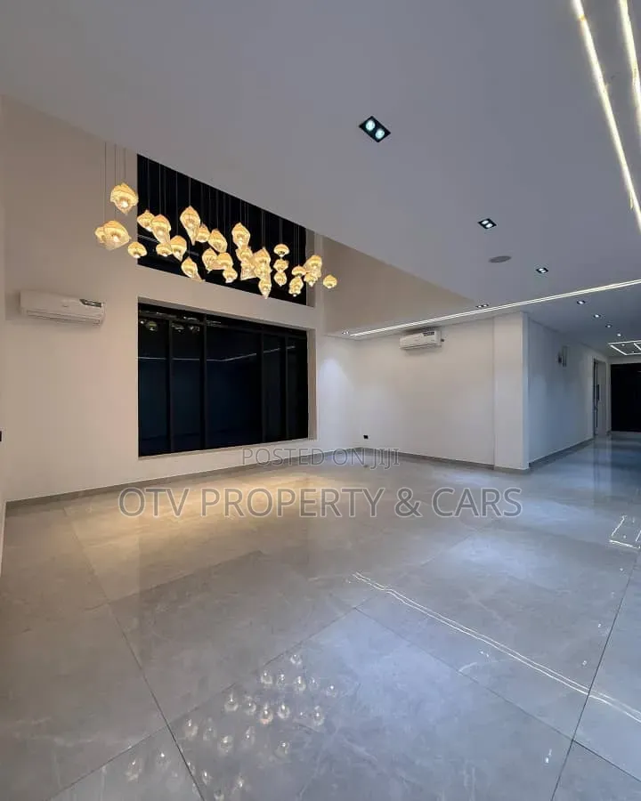 5bdrm Duplex in Ikate for sale in Ikate