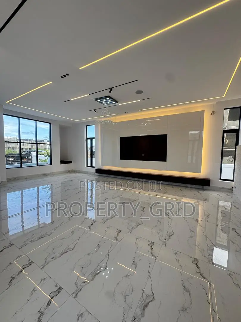 5bdrm Duplex in Ajah, Lagos for sale in Ado / Ajah