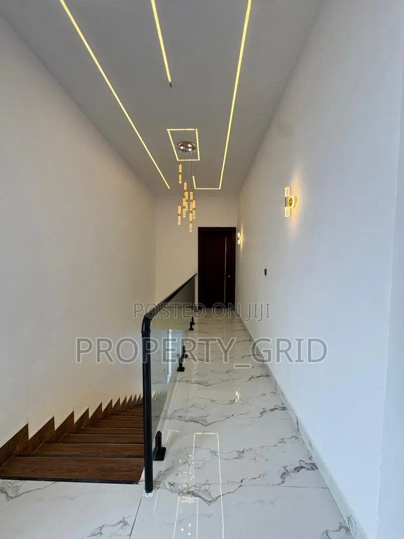 5bdrm Duplex in Ajah, Lagos for sale in Ado / Ajah