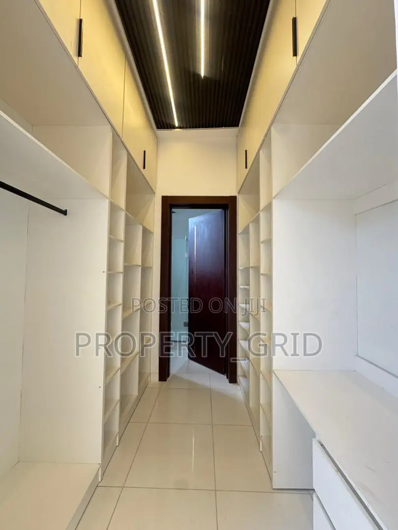 5bdrm Duplex in Ajah, Lagos for sale in Ado / Ajah