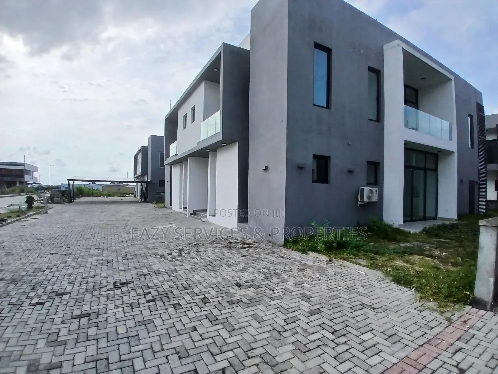 5bdrm Duplex in Maiyegun Beach, Lekki Phase 1 for rent in Lekki Phase 1