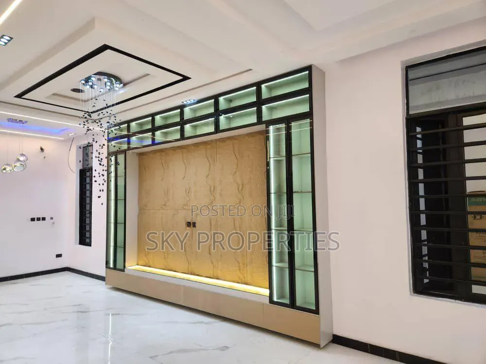 5bdrm Duplex in Orchid Road, Lekki Phase 1 for sale in Lekki Phase 1