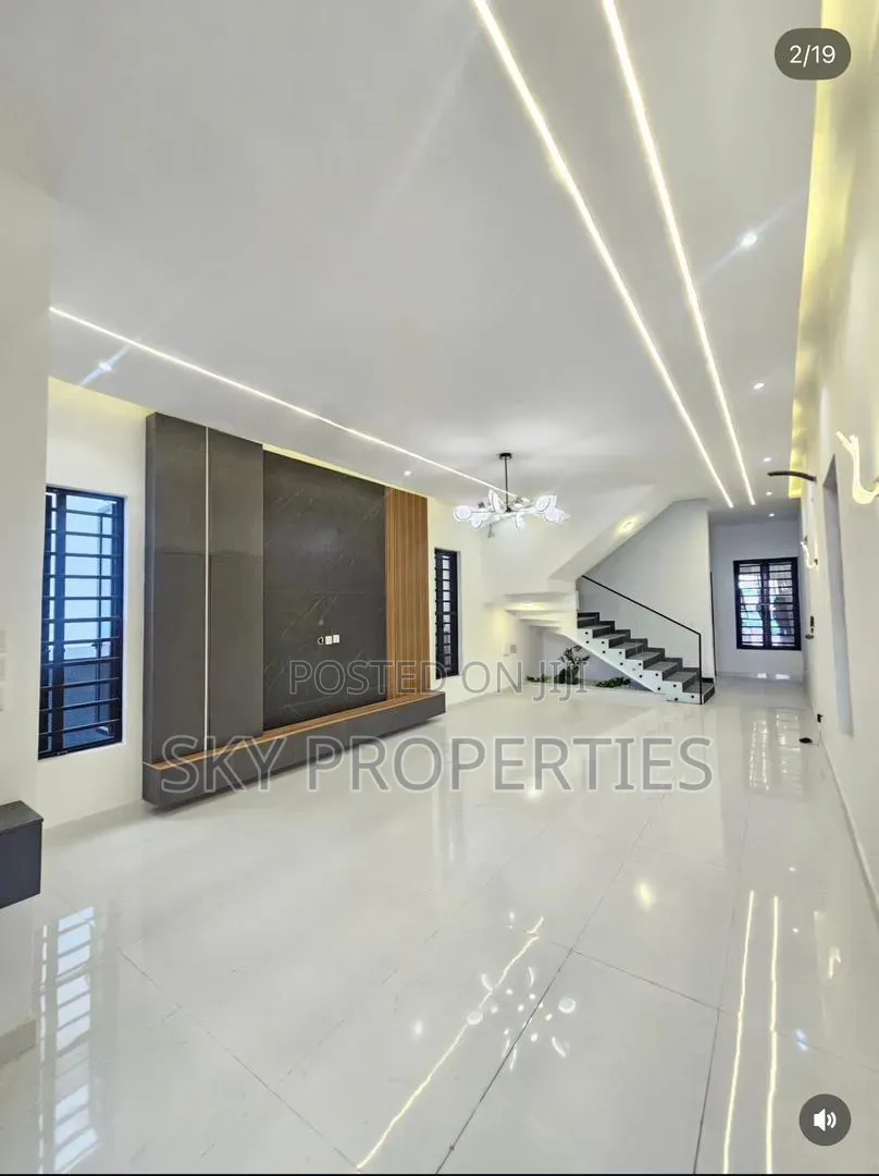 5bdrm Apartment in Ajah, Olokonla for sale in Olokonla