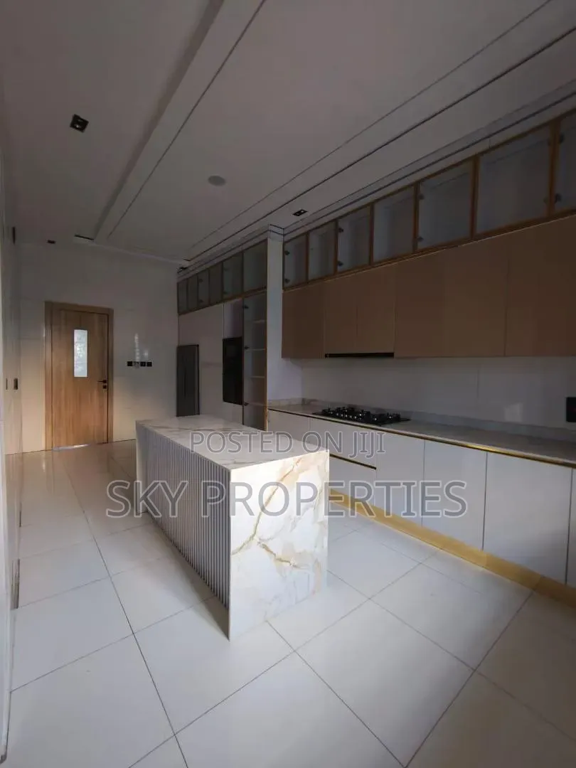 5bdrm Duplex in Vgc, Ikota for sale in Ikota