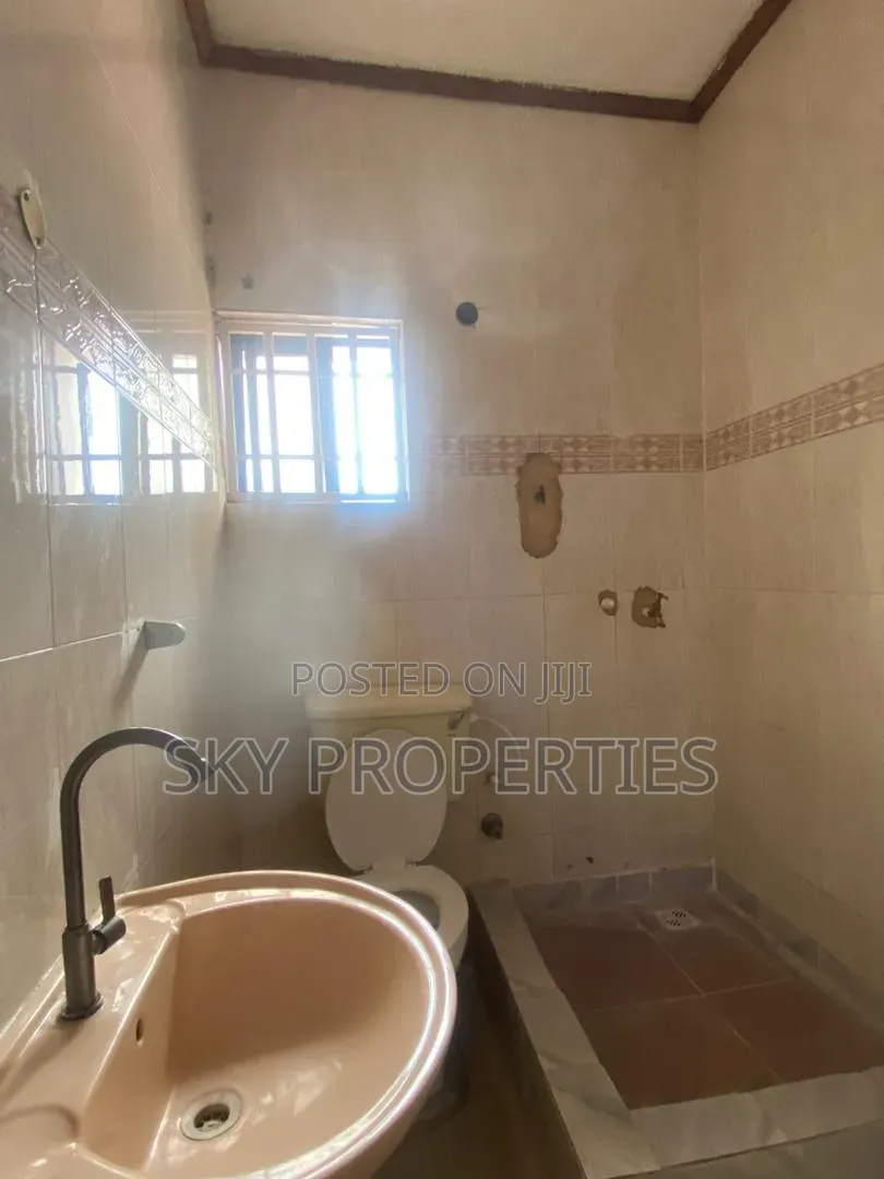 5 Bedroom Semi Detached Duplex for Rent in Lekki Phase 1