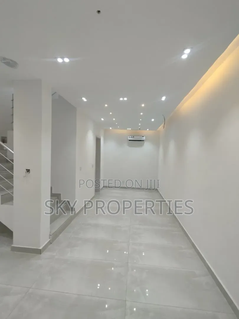 4bdrm Duplex in Oniru Estate, Victoria Island Extension for sale in Victoria Island Extension
