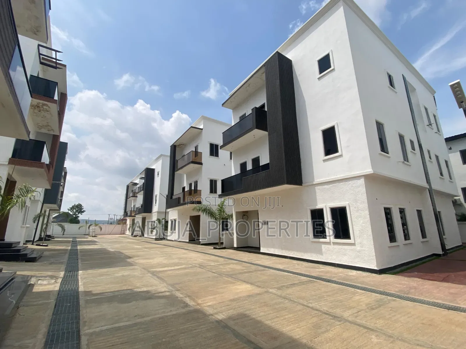5bdrm Duplex in Jahi for sale in Jahi
