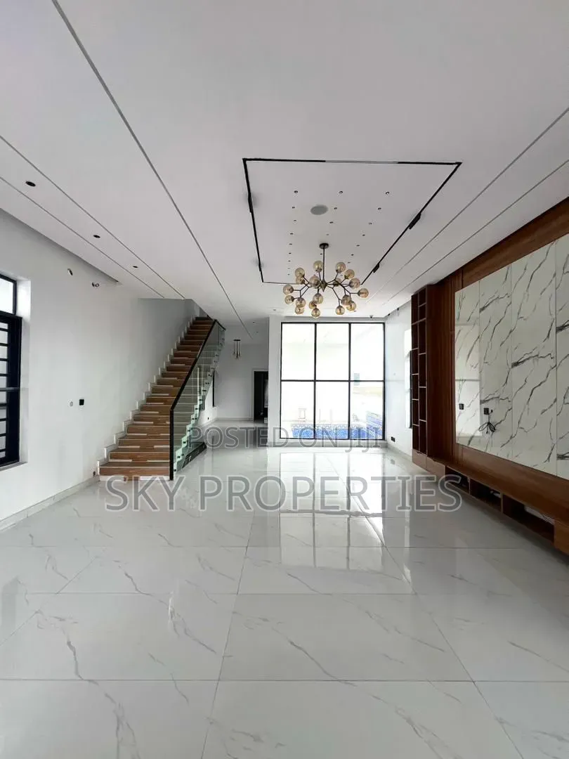 5bdrm Duplex in Vgc for sale in VGC / Ajah
