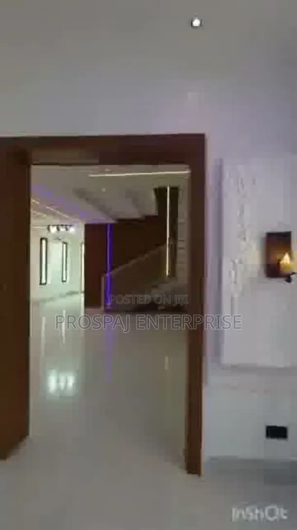 5bdrm Duplex in Off Lekki-Epe Expressway for sale in Off Lekki-Epe Expressway