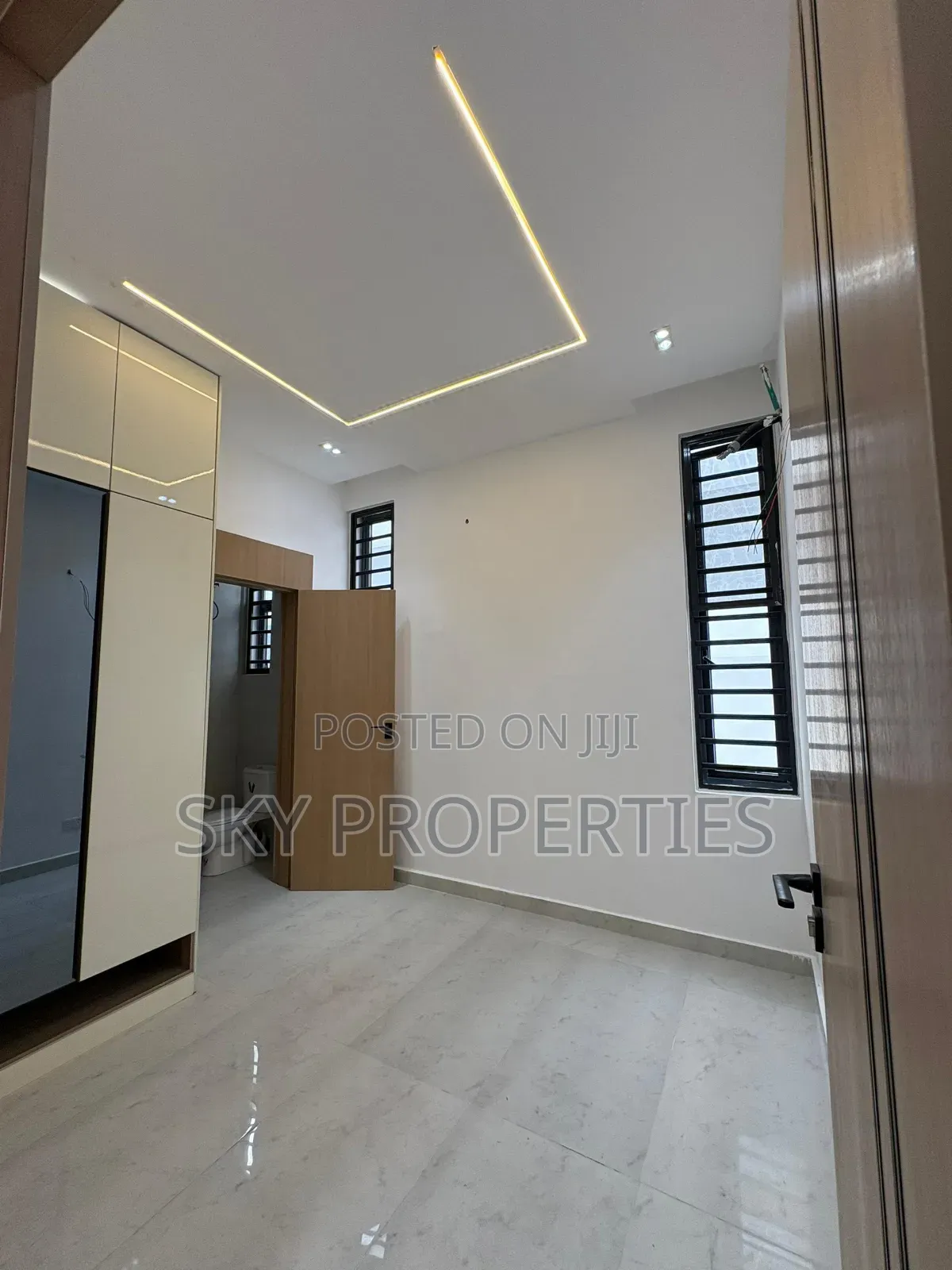 4bdrm Duplex in Admiralty, Lekki Phase 1 for rent in Lekki Phase 1