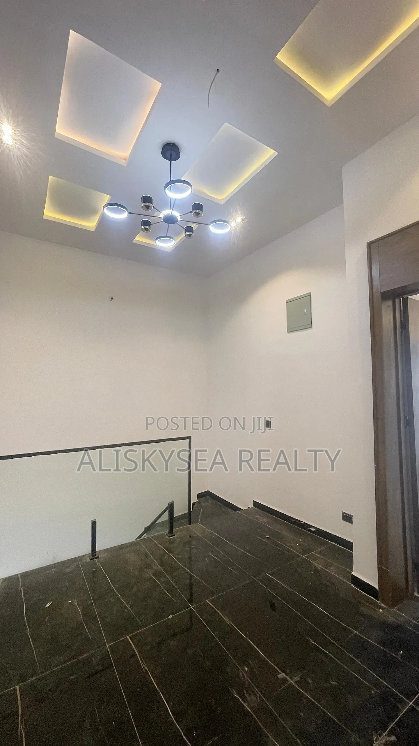 3bdrm Townhouse/Terrace in Ikota for sale in Ikota
