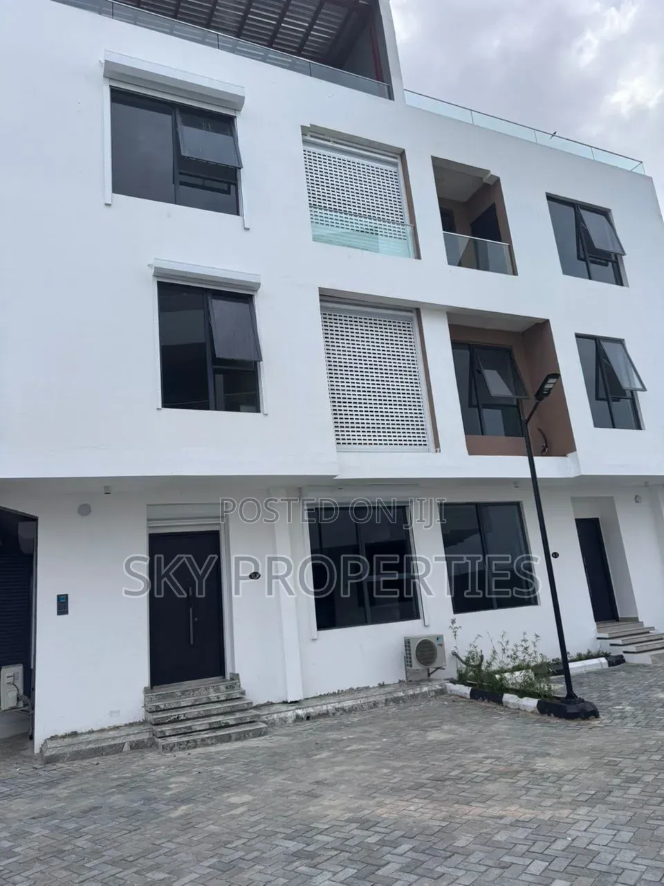 4bdrm Duplex in Lekki Admiralty for rent in Lekki Phase 1
