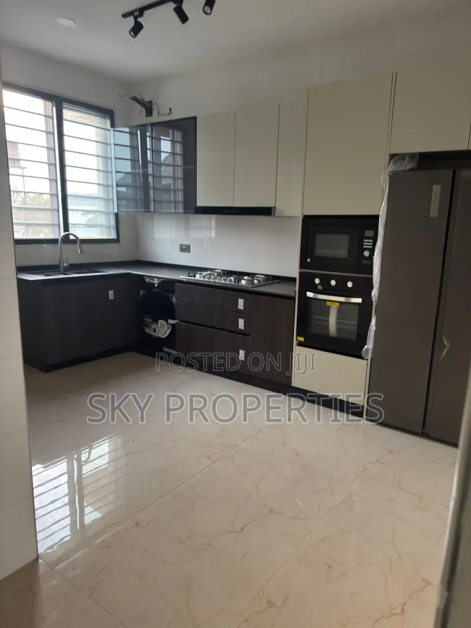 4bdrm Duplex in Lekki Admiralty for rent in Lekki Phase 1
