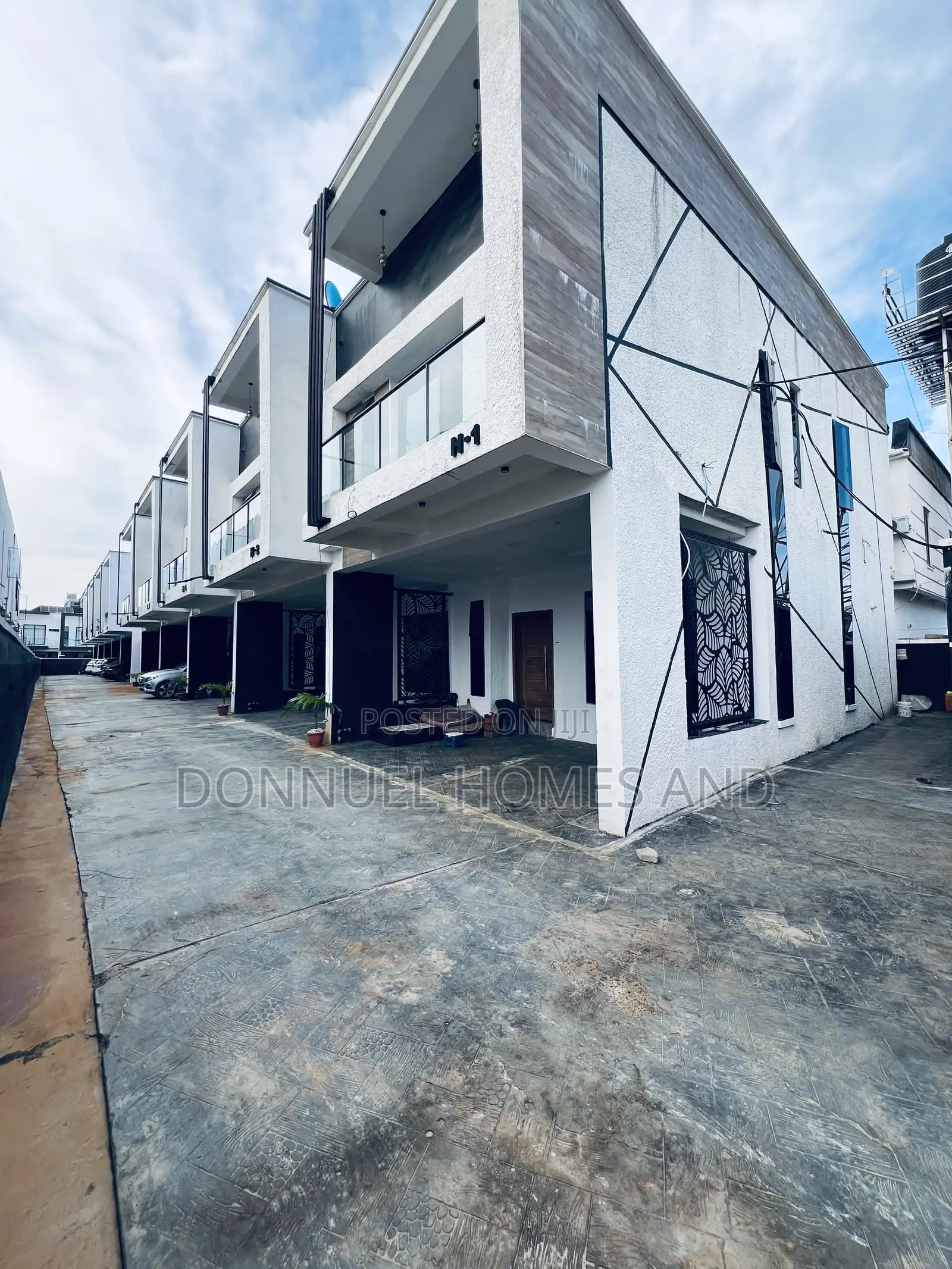 4bdrm Townhouse / Terrace in Ikota for rent in Ikota