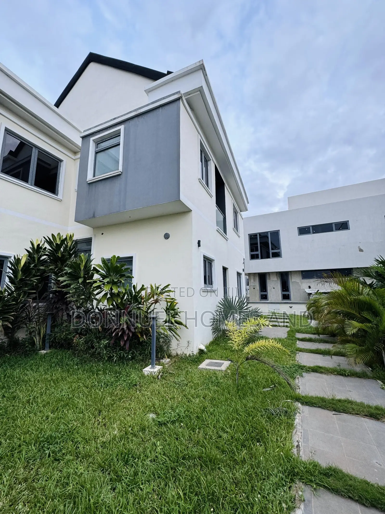 3bdrm Penthouse in Ikate for rent in Ikate