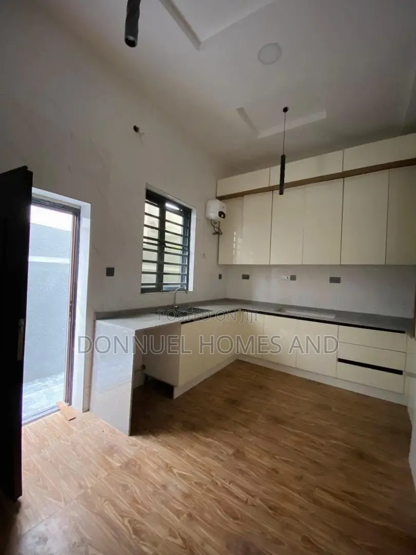 4bdrm Duplex in Ologolo for rent in Ologolo