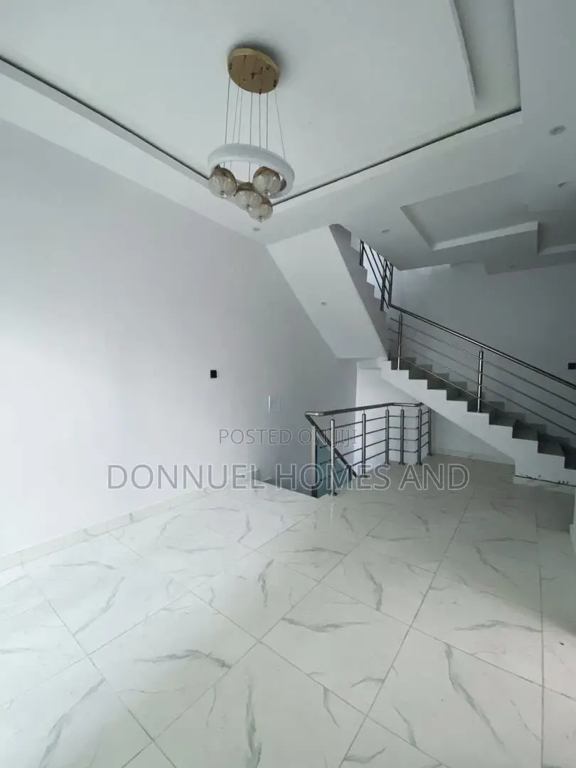 4bdrm Duplex in Ologolo for rent in Ologolo