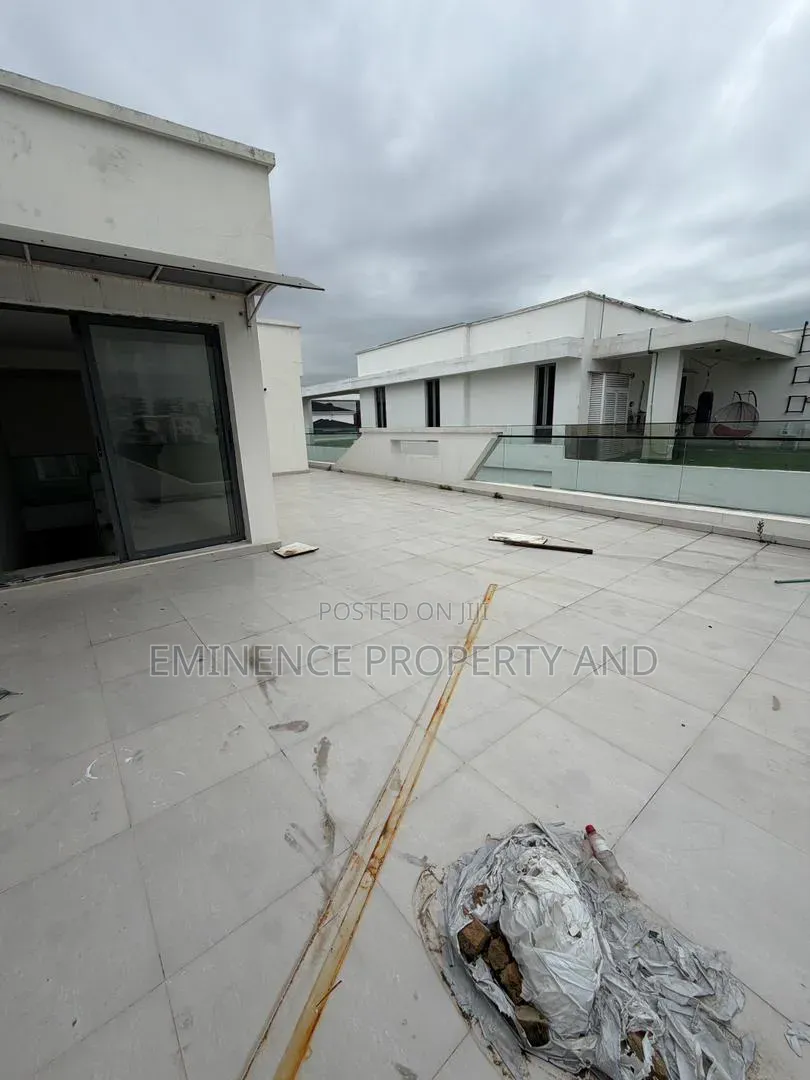 5bdrm Duplex in Cowrie Creek, Ikate for rent in Ikate