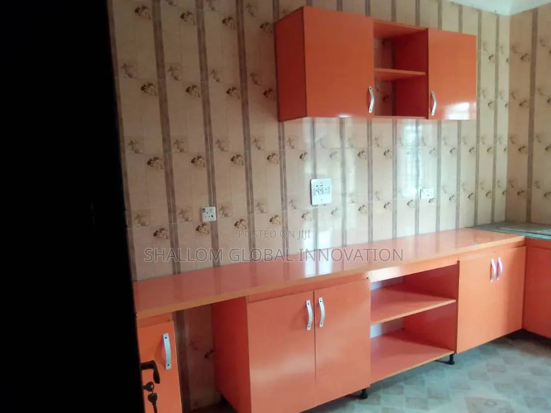 2bdrm Block of Flats in Nihort, Ologuneru for sale in Ologuneru