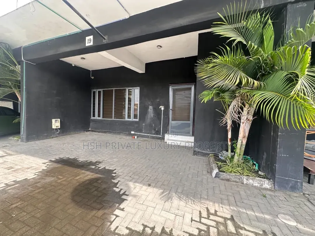 4bdrm Duplex in Vgc for rent in VGC / Ajah